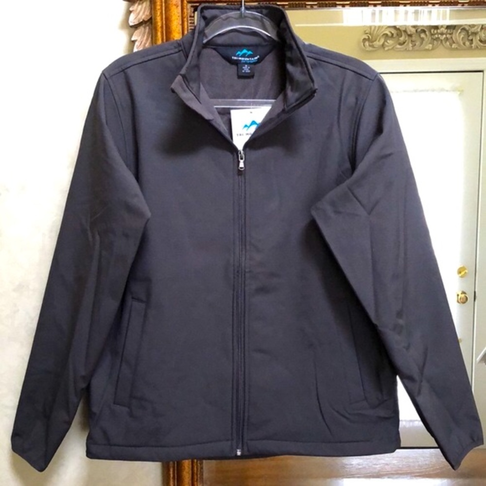 New Men’s Tri-Mountain Performance jacket.  Size S. Wind/water protection. Grey.